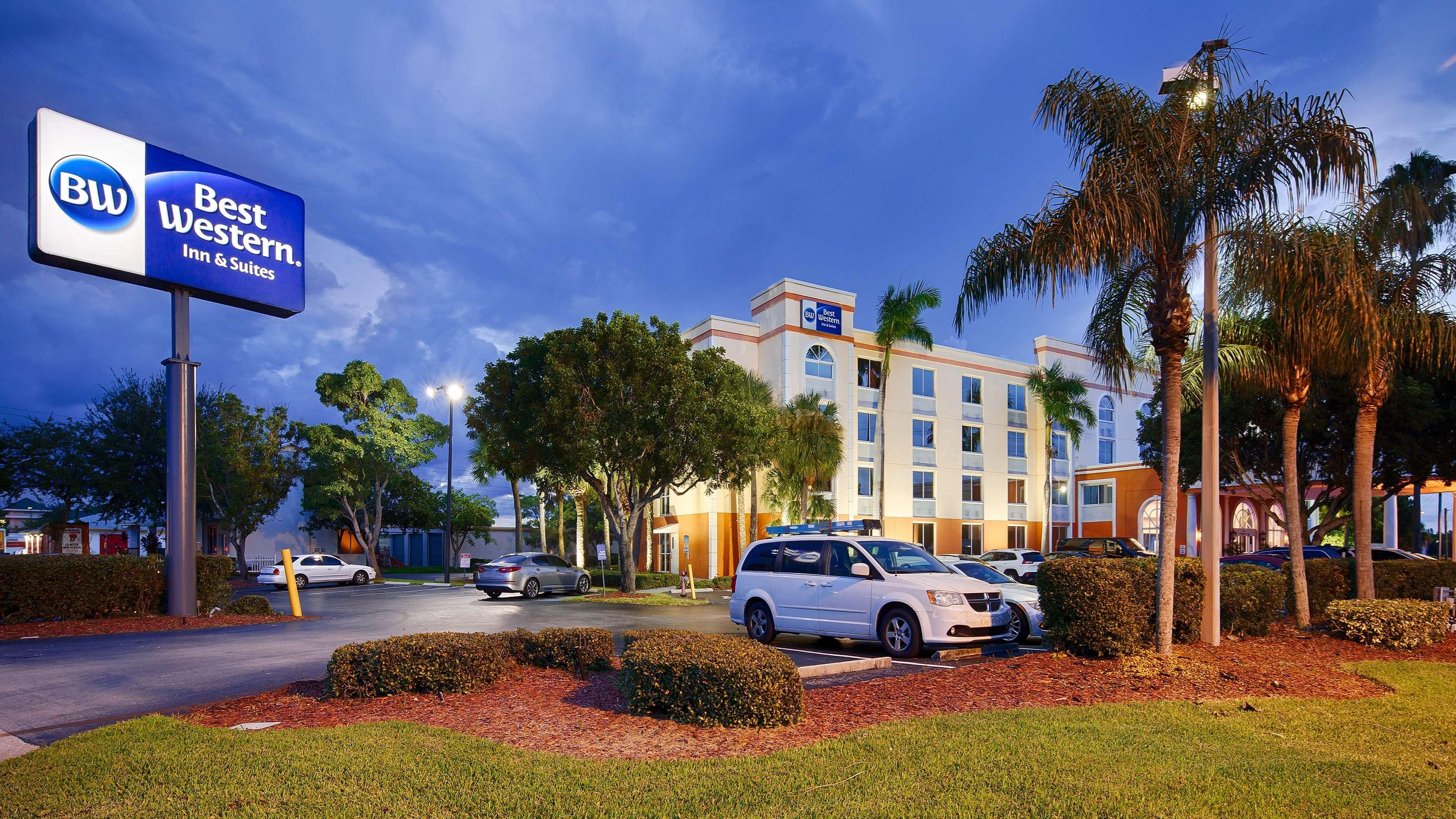 Best Western Fort Myers Inn And Suites Екстер'єр фото